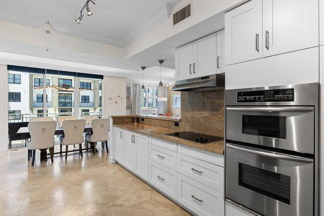 99 SE Mizner Boulevard Ph 37, Boca Raton, FL 33432