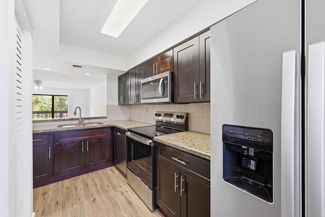 4012 Del Rio Way, Sunrise, FL 33351