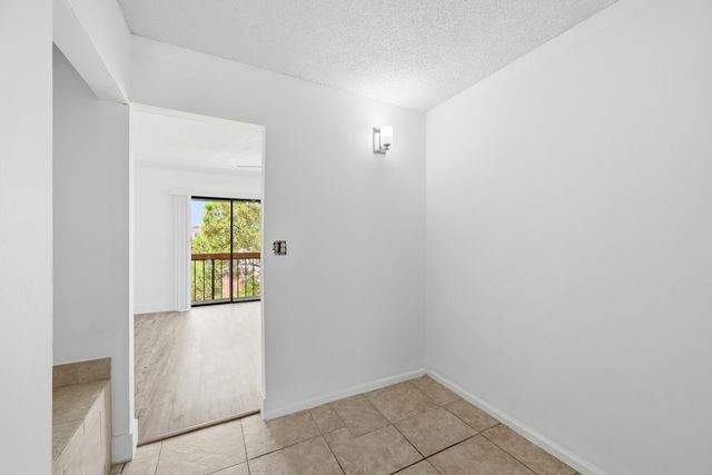 4012 Del Rio Way, Sunrise, FL 33351