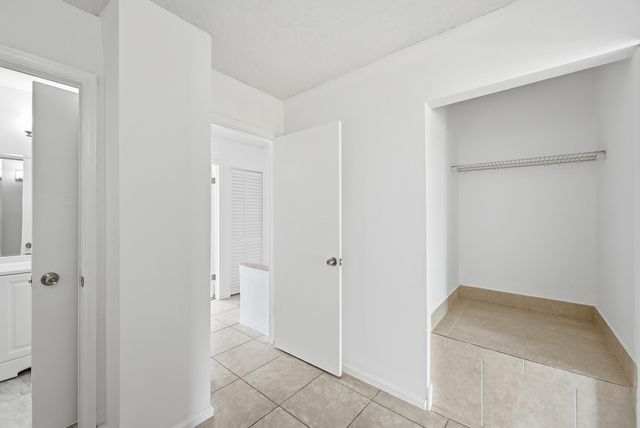 4012 Del Rio Way, Sunrise, FL 33351