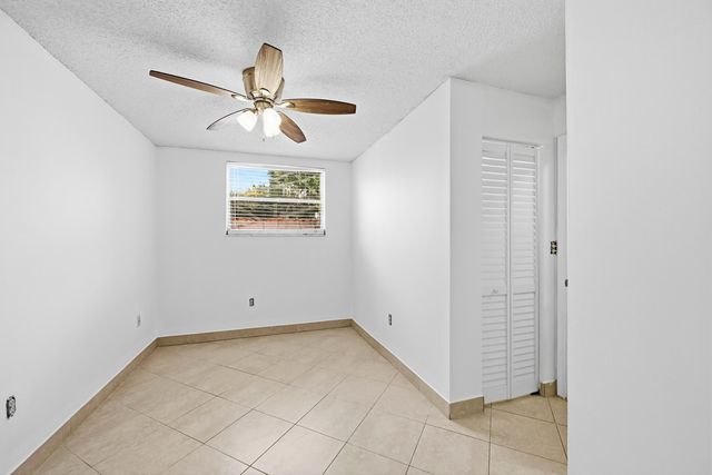 4012 Del Rio Way, Sunrise, FL 33351