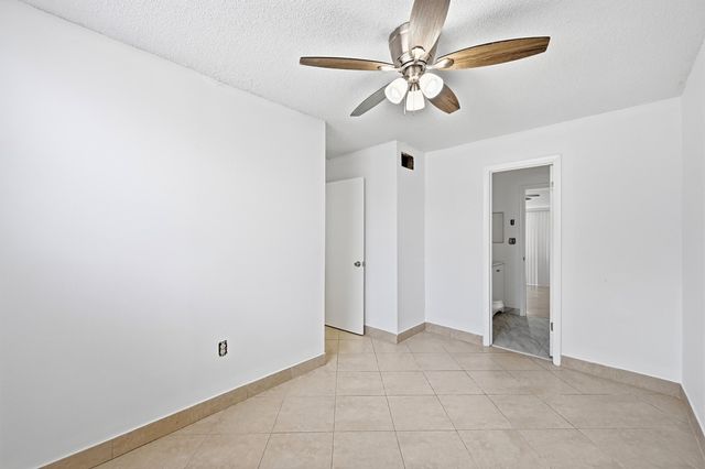 4012 Del Rio Way, Sunrise, FL 33351