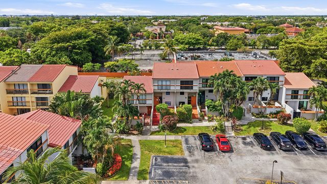 4012 Del Rio Way, Sunrise, FL 33351