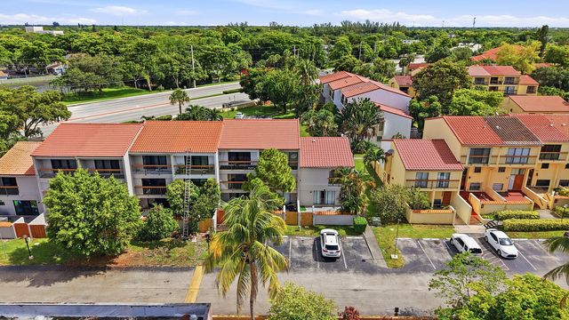 4012 Del Rio Way, Sunrise, FL 33351