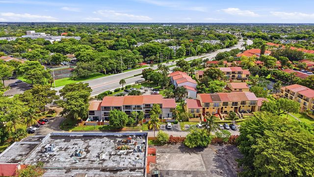 4012 Del Rio Way, Sunrise, FL 33351