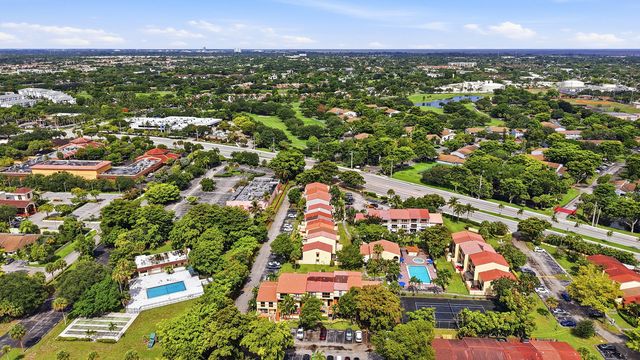 4012 Del Rio Way, Sunrise, FL 33351