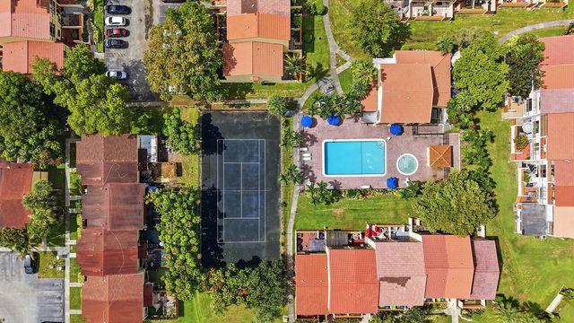 4012 Del Rio Way, Sunrise, FL 33351