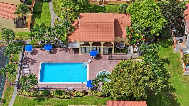 4012 Del Rio Way, Sunrise, FL 33351