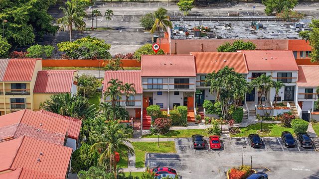 4012 Del Rio Way, Sunrise, FL 33351