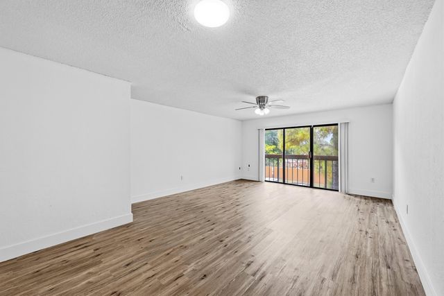 4012 Del Rio Way, Sunrise, FL 33351