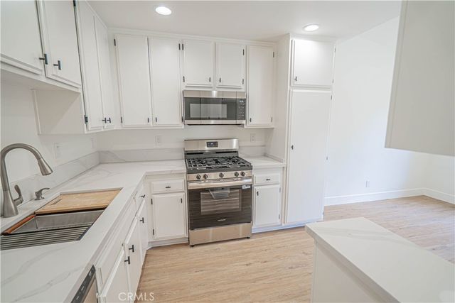 25712 Lupita, Valencia, CA 91355