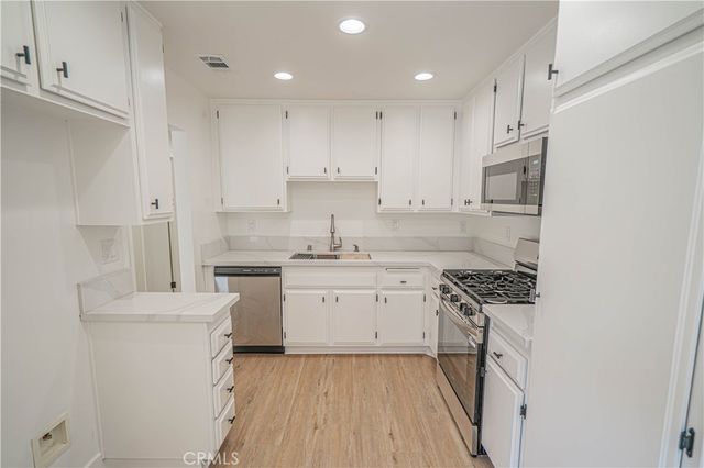 25712 Lupita, Valencia, CA 91355