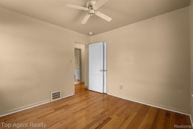 4948 Howe Road, Wayne, MI 48184