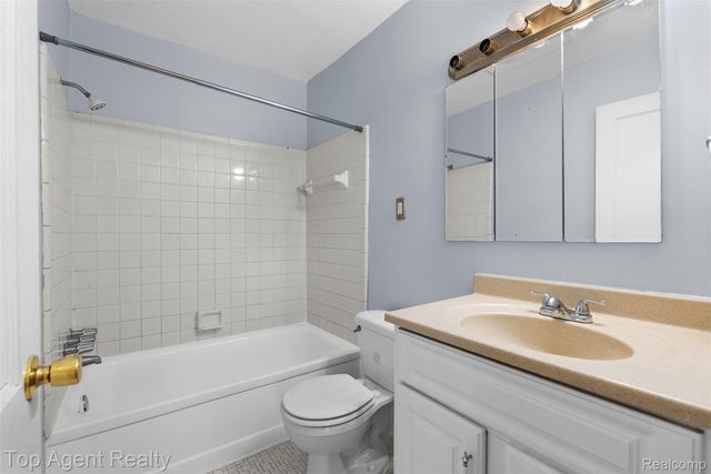 4948 Howe Road, Wayne, MI 48184