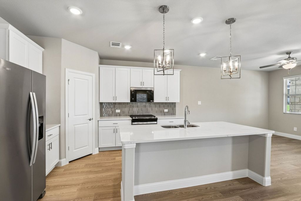 2717 Kobuk Drive, Corinth, TX 76210 — exterior