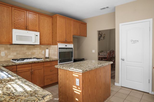 5811 W Cromwell Avenue, Fresno, CA 93722