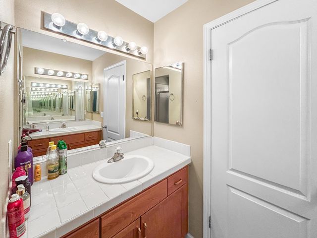 5811 W Cromwell Avenue, Fresno, CA 93722