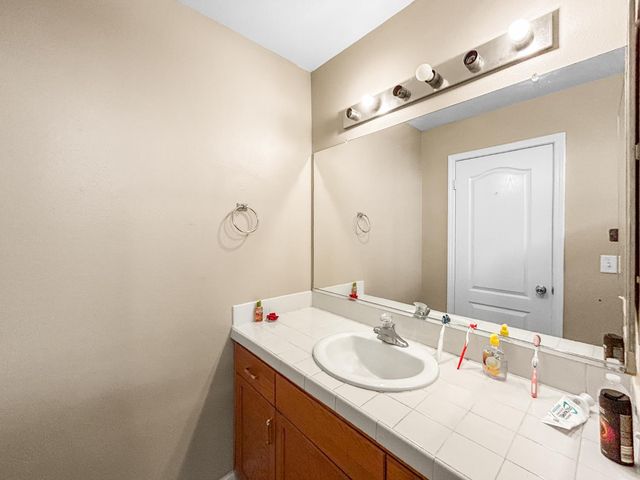 5811 W Cromwell Avenue, Fresno, CA 93722