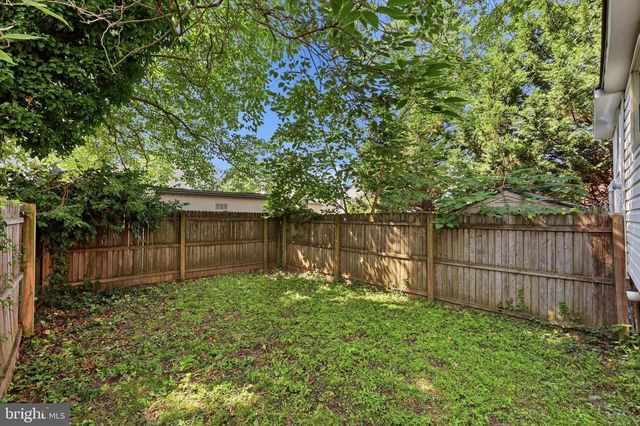 223 SHEAS TER, Ardmore, PA 19003