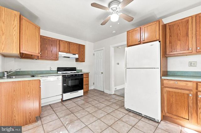 223 SHEAS TER, Ardmore, PA 19003