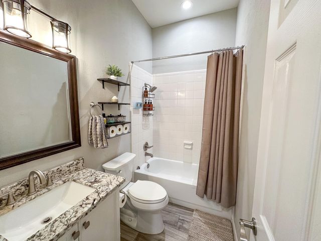 3722 Paigewood Drive, Pearland, TX 77584