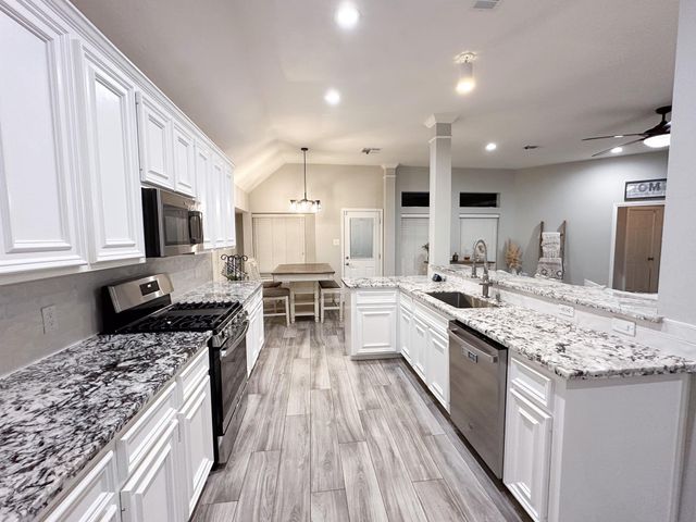 3722 Paigewood Drive, Pearland, TX 77584
