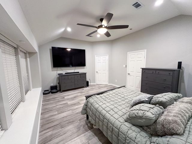 3722 Paigewood Drive, Pearland, TX 77584