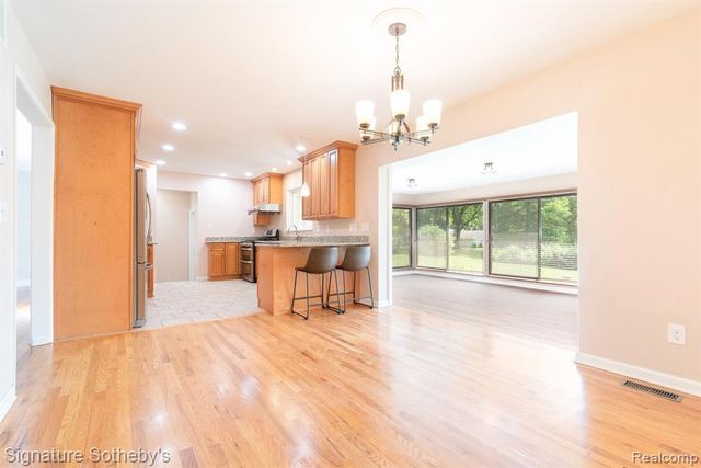3672 Middlebury Lane, Bloomfield Hills, MI 48301