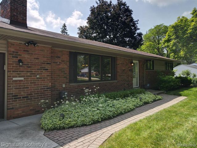 3672 Middlebury Lane, Bloomfield Hills, MI 48301