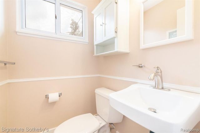 3672 Middlebury Lane, Bloomfield Hills, MI 48301
