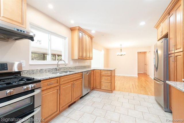 3672 Middlebury Lane, Bloomfield Hills, MI 48301