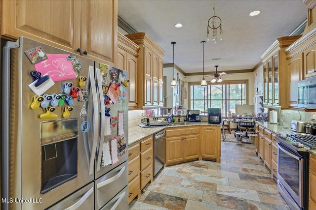 168 Woodlands Glen Cir, Brandon, MS 39047