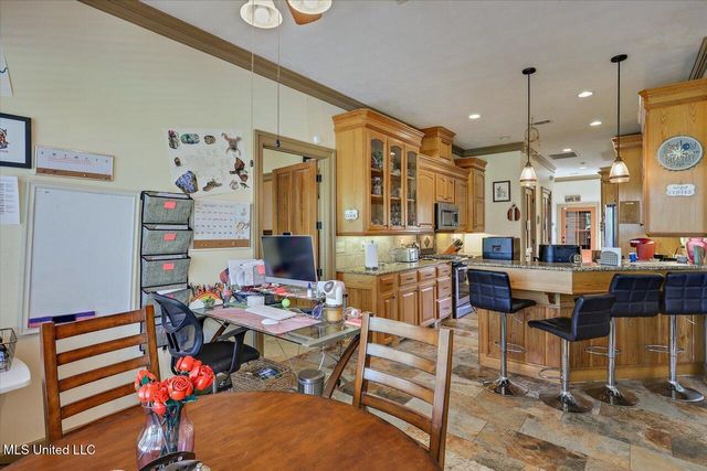 168 Woodlands Glen Cir, Brandon, MS 39047