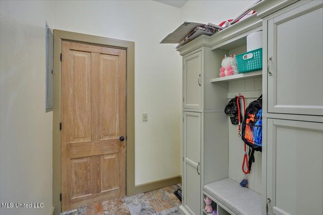 168 Woodlands Glen Cir, Brandon, MS 39047