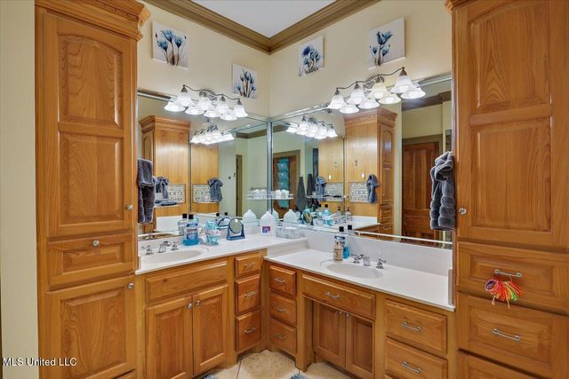 168 Woodlands Glen Cir, Brandon, MS 39047