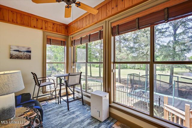 168 Woodlands Glen Cir, Brandon, MS 39047