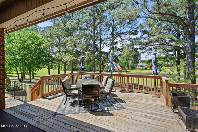 168 Woodlands Glen Cir, Brandon, MS 39047