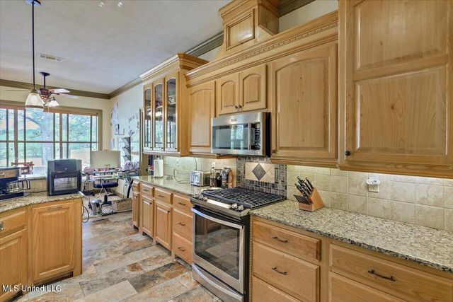 168 Woodlands Glen Cir, Brandon, MS 39047