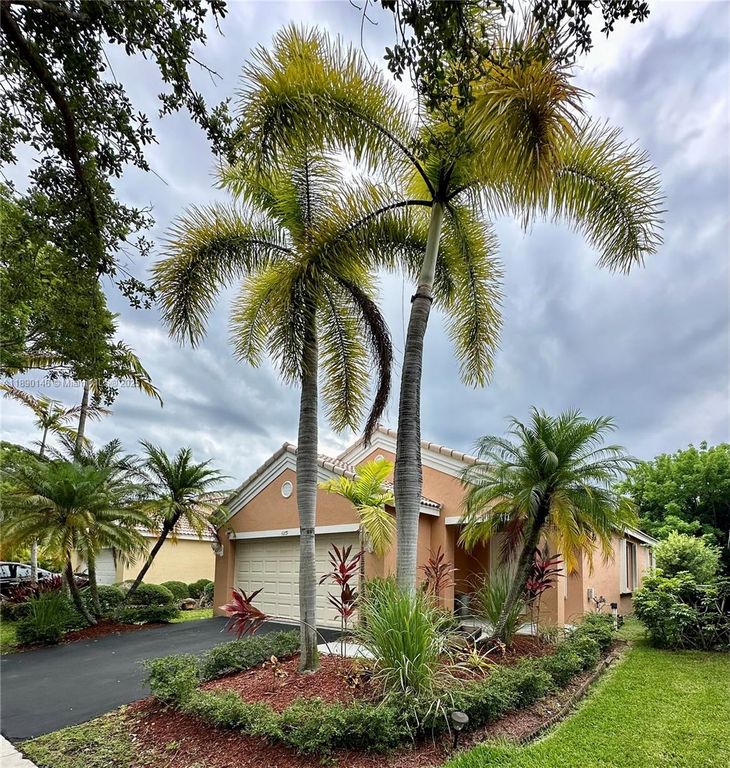 4279 Greenbriar Ln, Weston, FL 33331