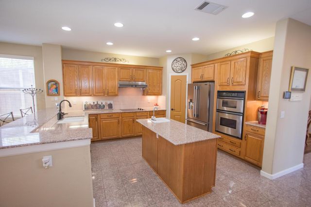 4797 N Pinebury Way, Clovis, CA 93619