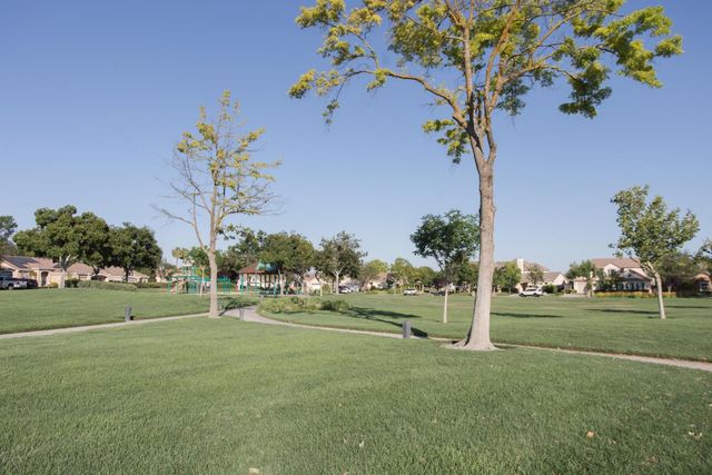 4797 N Pinebury Way, Clovis, CA 93619
