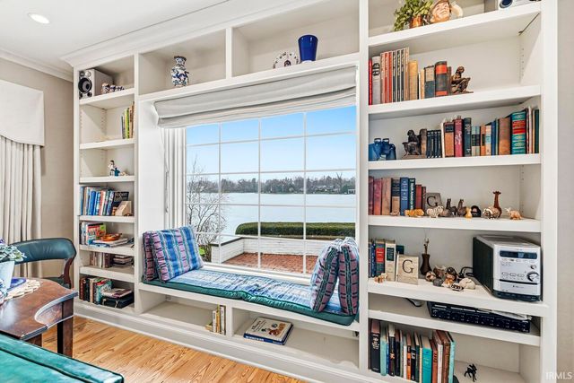 6 Clarendon Drive, Elkhart, IN 46516