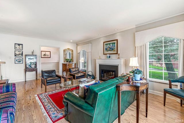 6 Clarendon Drive, Elkhart, IN 46516