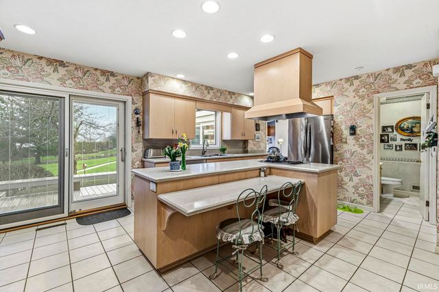 6 Clarendon Drive, Elkhart, IN 46516