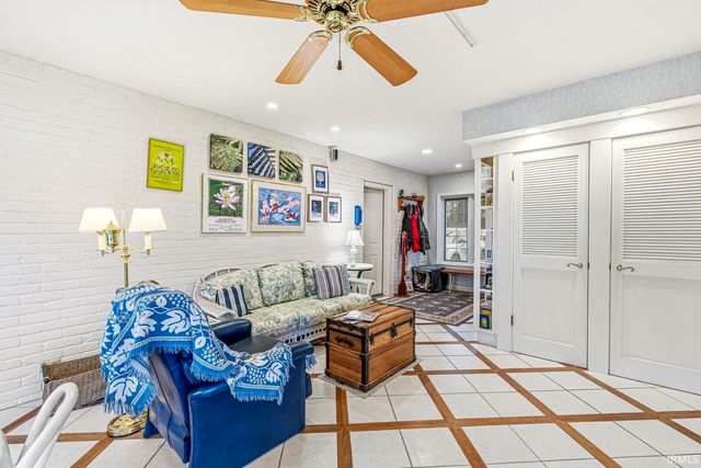 6 Clarendon Drive, Elkhart, IN 46516