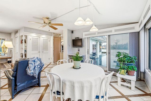 6 Clarendon Drive, Elkhart, IN 46516