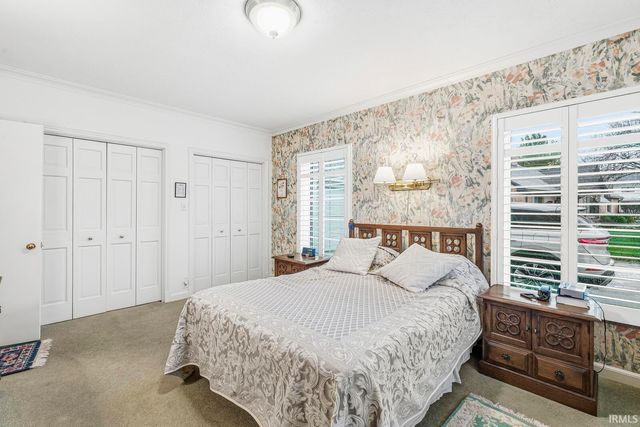 6 Clarendon Drive, Elkhart, IN 46516