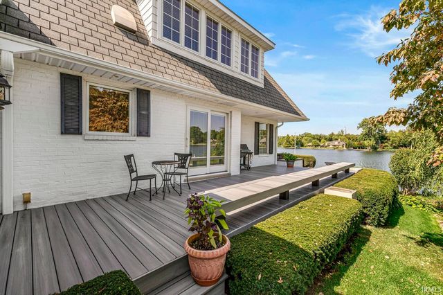 6 Clarendon Drive, Elkhart, IN 46516