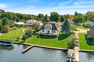 6 Clarendon Drive, Elkhart, IN 46516