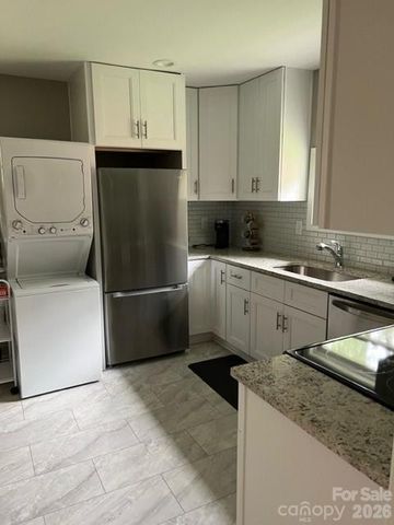 2205 Thurmond Place, Charlotte, NC 28205